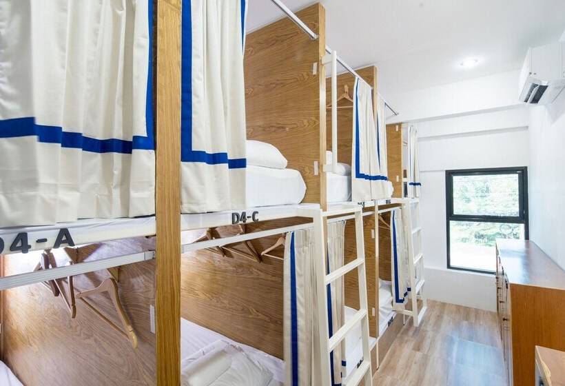 سرير فى غرفة مشتركه, Hanuman Vip Hostel   Sha Plus