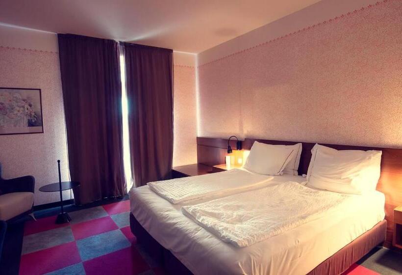 수피리어 룸, Cangrande