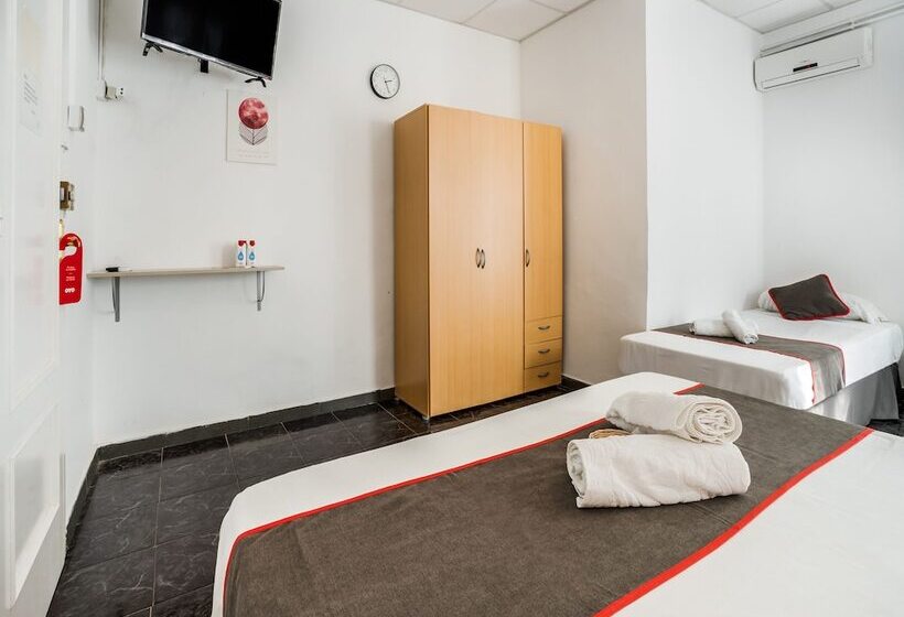 غرفة قياسية ثلاثية, Hostal Patio De La Luna