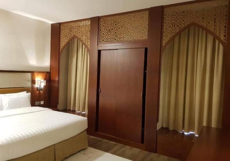 اتاق استاندارد, Muscat Gate