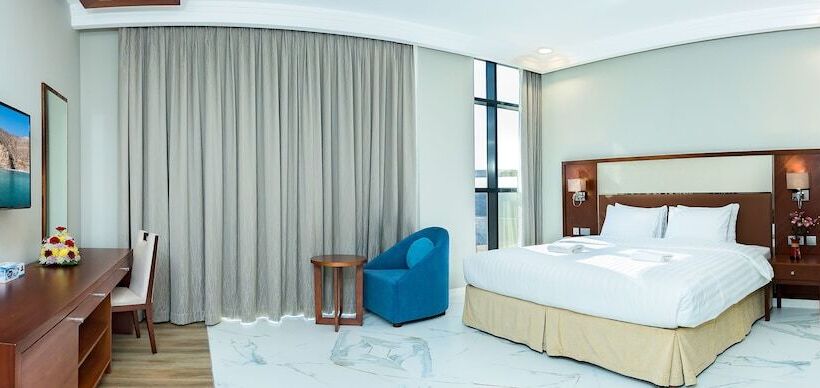 اتاق استاندارد, Muscat Gate