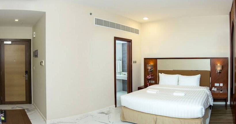 اتاق لوکس, Muscat Gate