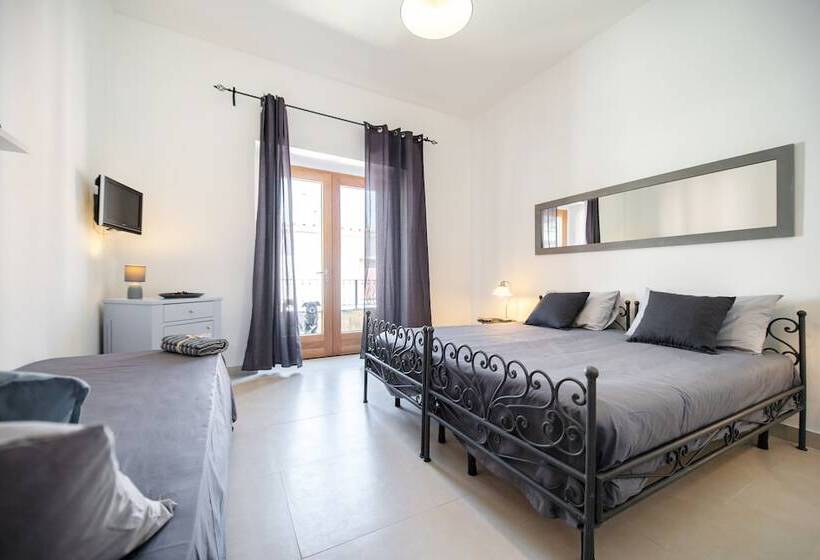 トリプルクラシックルーム, B&b Prochytea