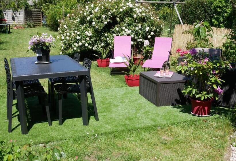 اتاق استاندارد با چشمانداز باغ, La Saint Martinoise