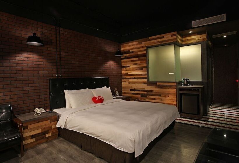 اتاق استاندارد, Chateau Motel