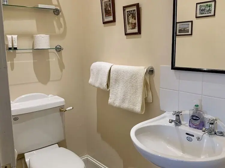 اتاق استاندارد, The Pines Guesthouse