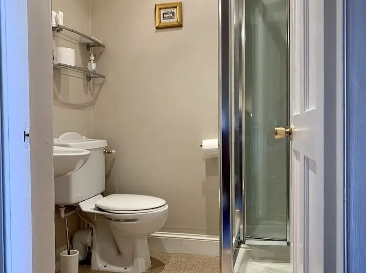 اتاق استاندارد, The Pines Guesthouse