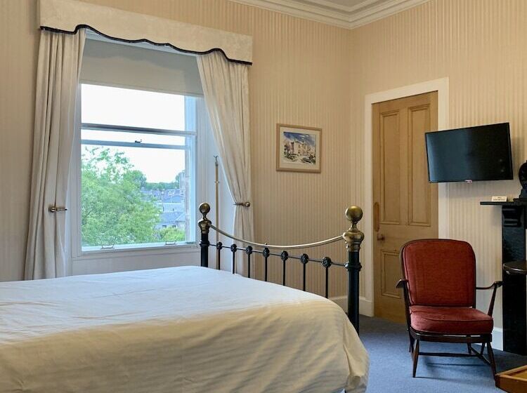 اتاق استاندارد, The Pines Guesthouse