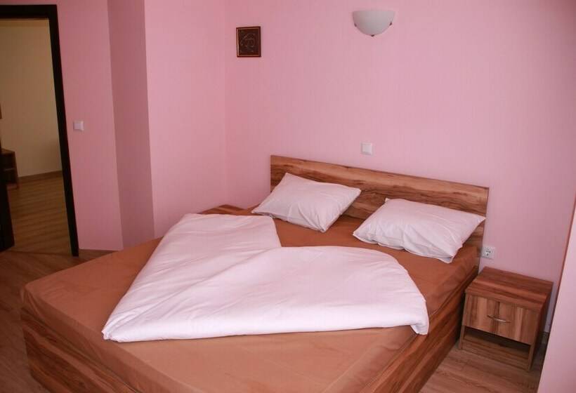 סטודיו דלוקס, Alexander