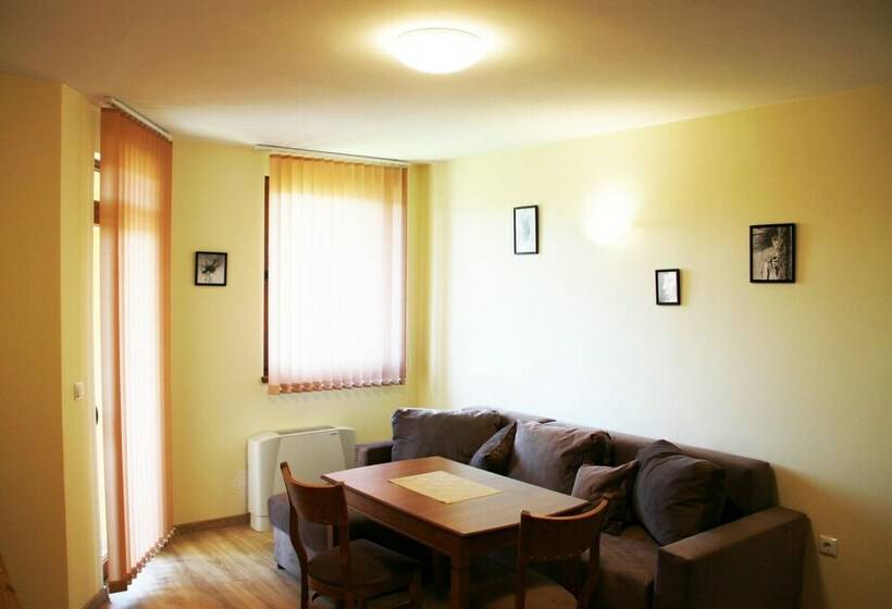 סטודיו דלוקס, Alexander