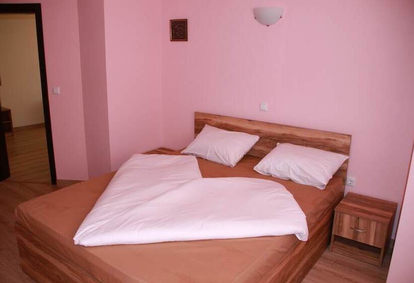 סטודיו דלוקס, Alexander