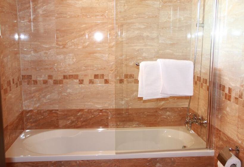 סטודיו דלוקס, Alexander