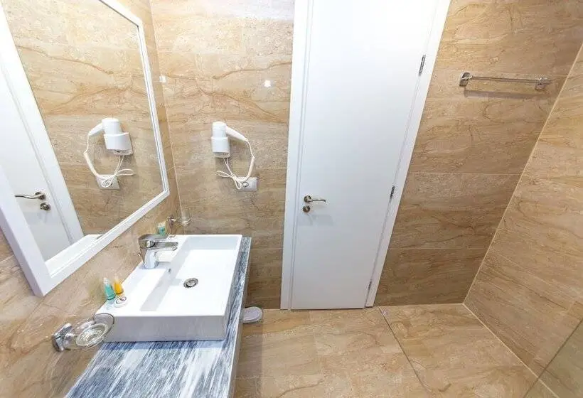 سوییت خانوادگی, Class