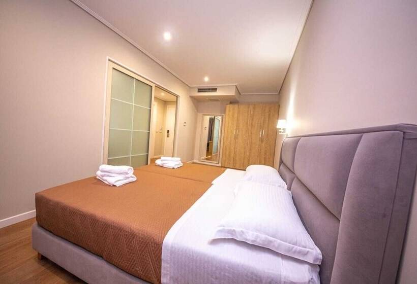 סוויטה משפחתית, Class