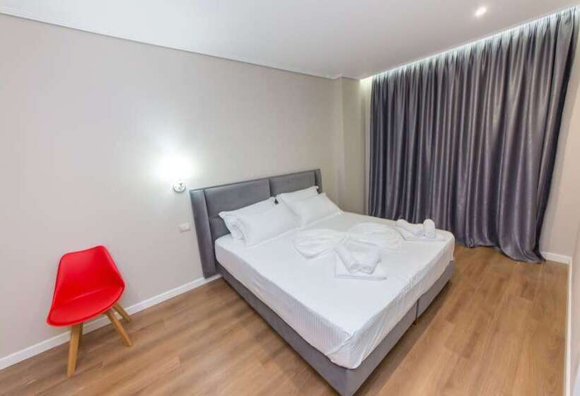 סוויטה משפחתית, Class