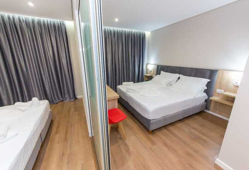 סוויטה משפחתית, Class