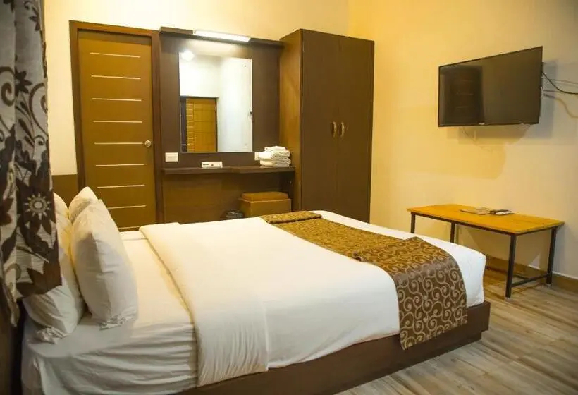 スタンダードルーム, Queens Hotel  Yellow Lake Resorts &spa  Yercaud