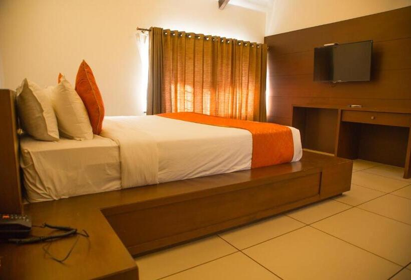 豪华房间, Queens Hotel  Yellow Lake Resorts &spa  Yercaud