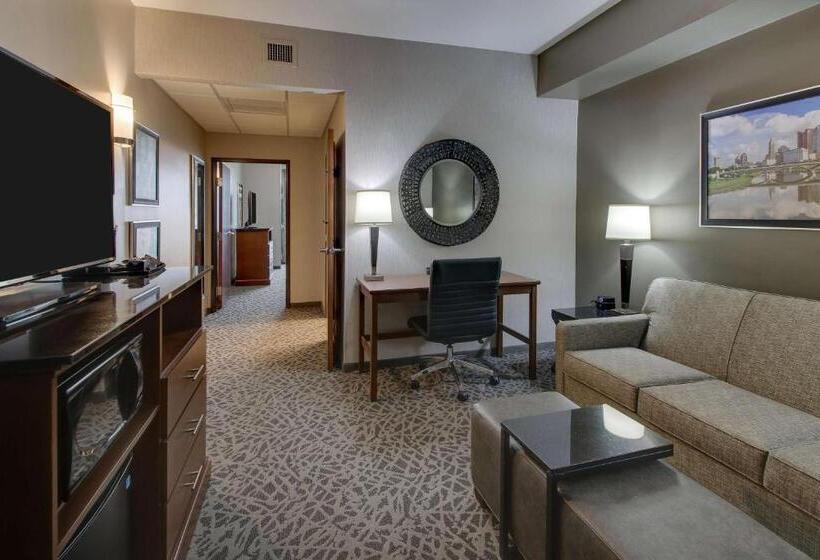 Люкс Кровать Кинг, Drury Plaza Hotel Savannah Pooler