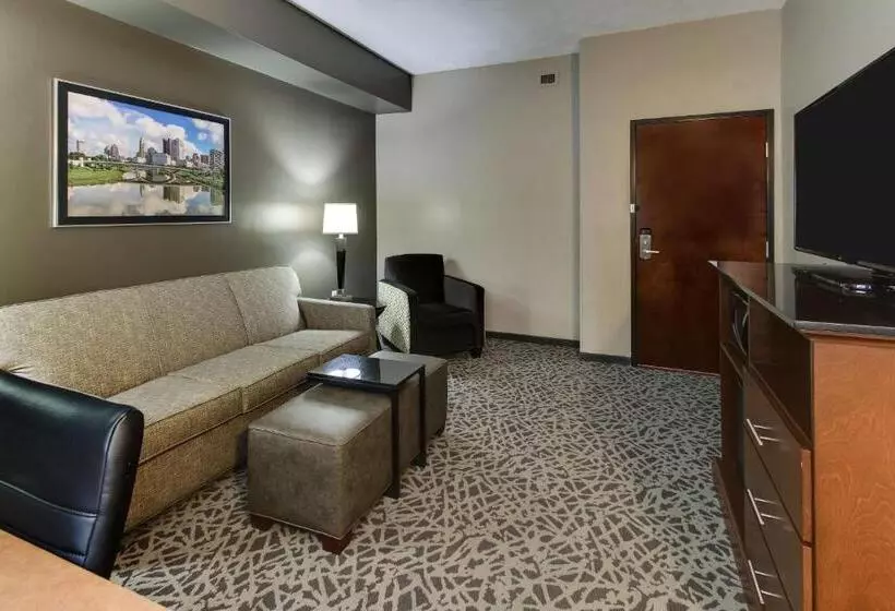 クイーンサイズベッドのスイートルーム, Drury Plaza Hotel Savannah Pooler