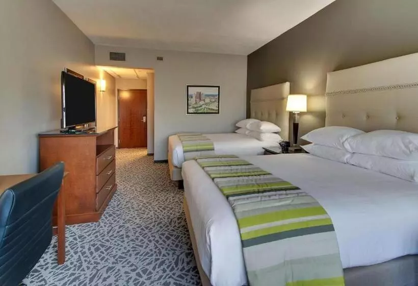 クイーンベッドのデラックスルーム, Drury Plaza Hotel Savannah Pooler