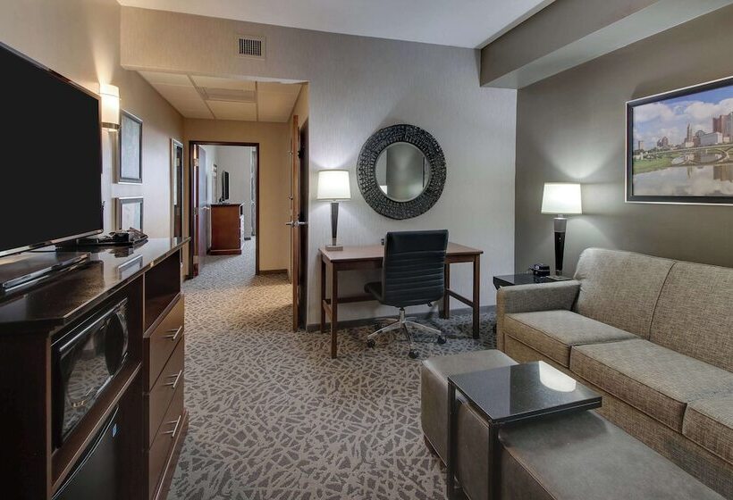Люкс Адаптированный для Инвалидов, Drury Plaza Hotel Savannah Pooler