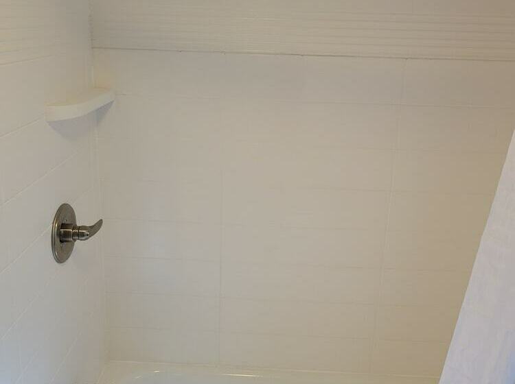 غرفه قياسيه سريرين مزدوجين, East Lake Inn