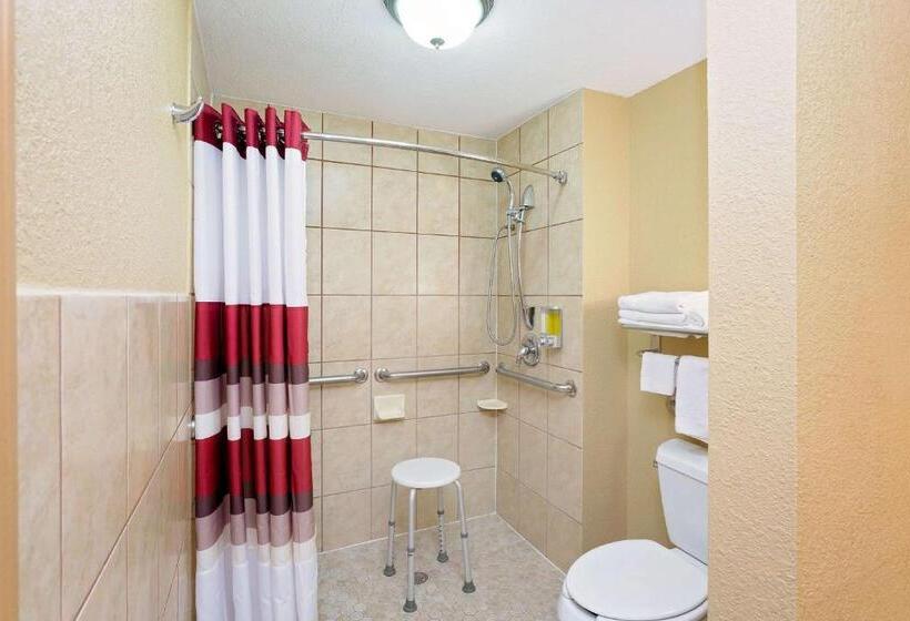 장애인을 위한 킹사이즈 침대 스탠다드 룸, Knights Inn Port Charlotte