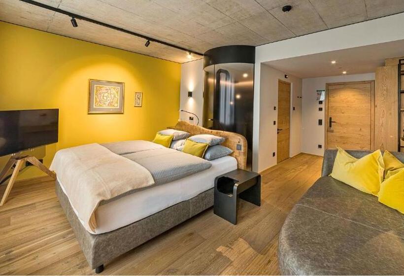 디럭스 트리플 룸, Boutique Hotel Lartor