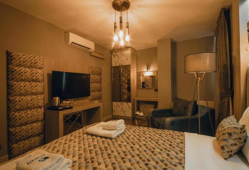 Habitació Deluxe, Edrin Gözde