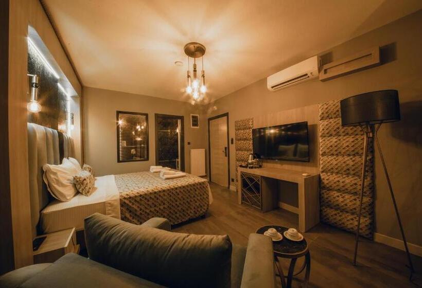 Habitació Deluxe, Edrin Gözde