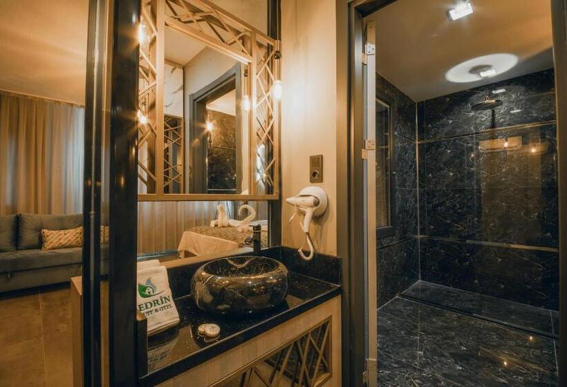 Habitació Familiar Deluxe, Edrin Gözde