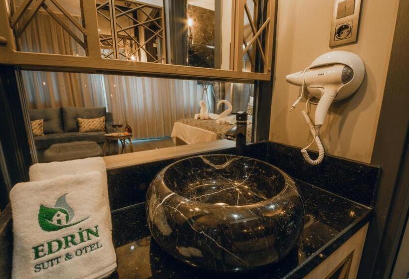 Habitació Familiar Deluxe, Edrin Gözde