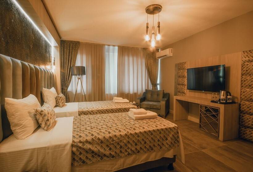 Habitació Deluxe, Edrin Gözde