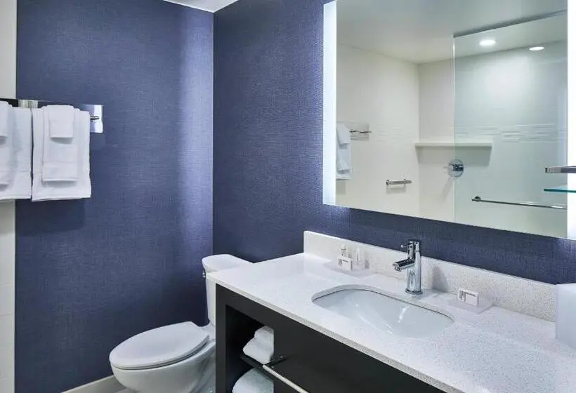 キングサイズベッドのスイートルーム, Residence Inn By Marriott Albany Airport