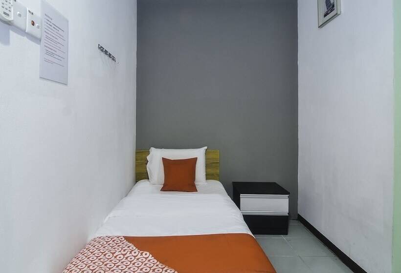 Номер Deluxe Одноместный, Oyo 89465 Golden Lounge