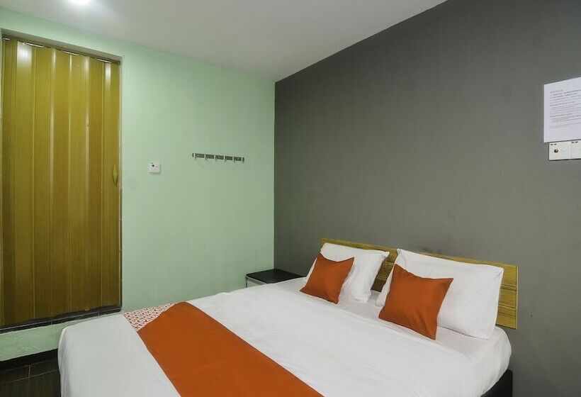 Номер Deluxe, Oyo 89465 Golden Lounge