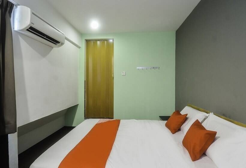 Номер Deluxe, Oyo 89465 Golden Lounge