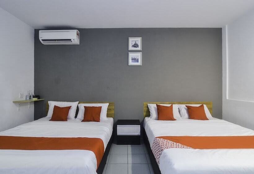 Family Suite, Oyo 89465 Golden Lounge