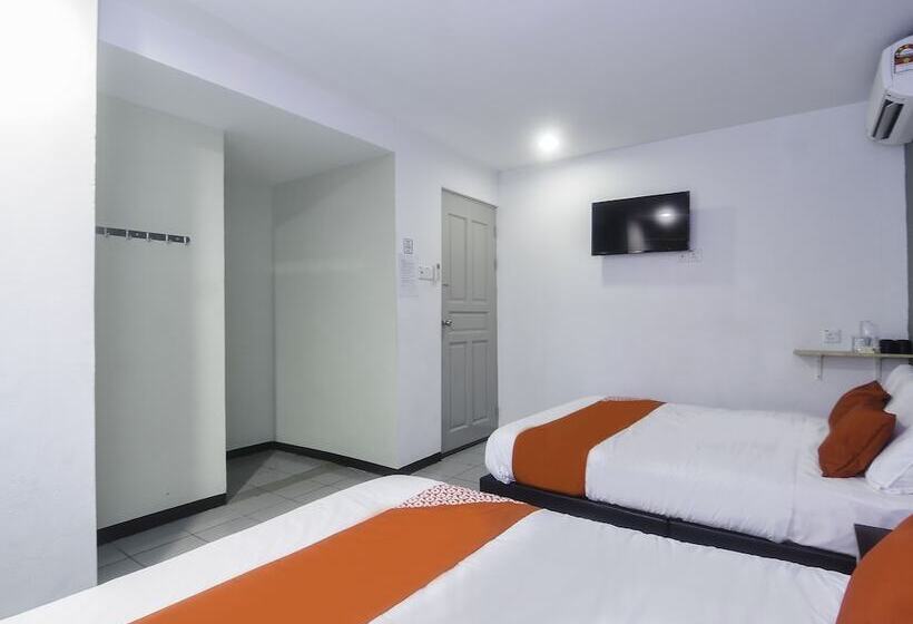 Family Suite, Oyo 89465 Golden Lounge