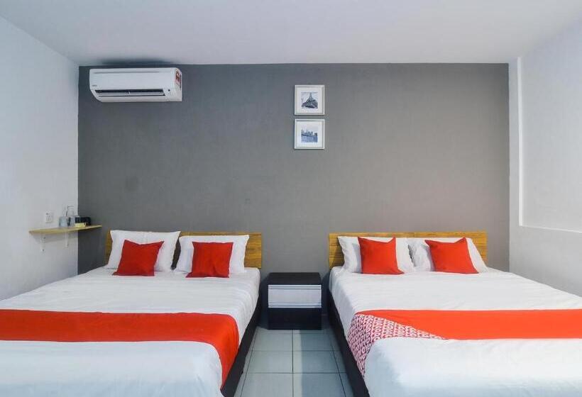 Family Suite, Oyo 89465 Golden Lounge