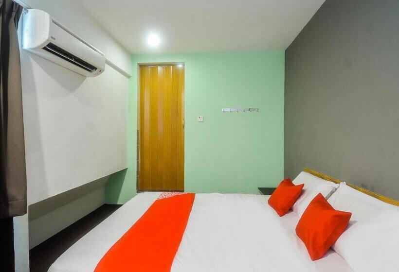 Номер Deluxe, Oyo 89465 Golden Lounge