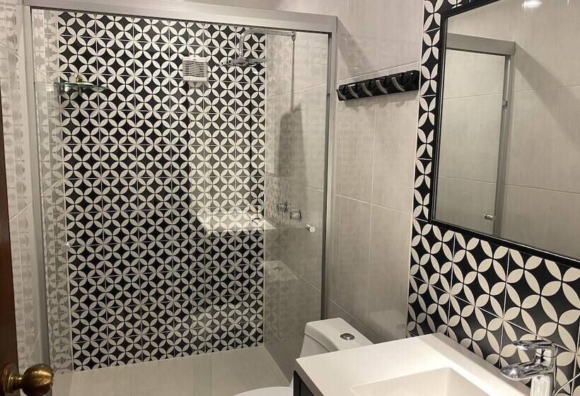 Номер Deluxe, Raices De Mar