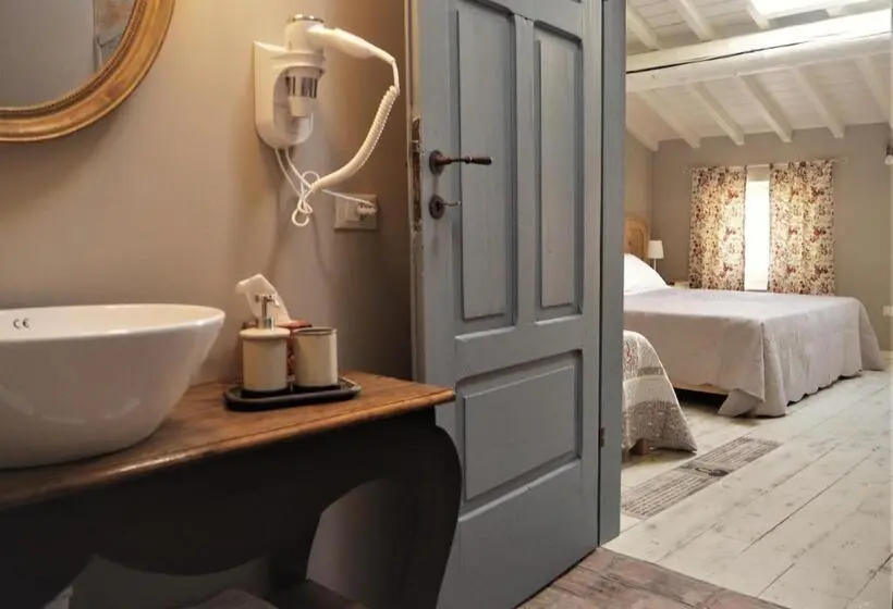 スタンダードトリプルルーム, B&b Antique Maison