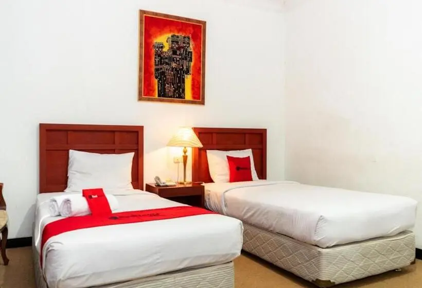 Quarto Deluxe, Reddoorz Plus Syariah Near Java Supermall Semarang 2