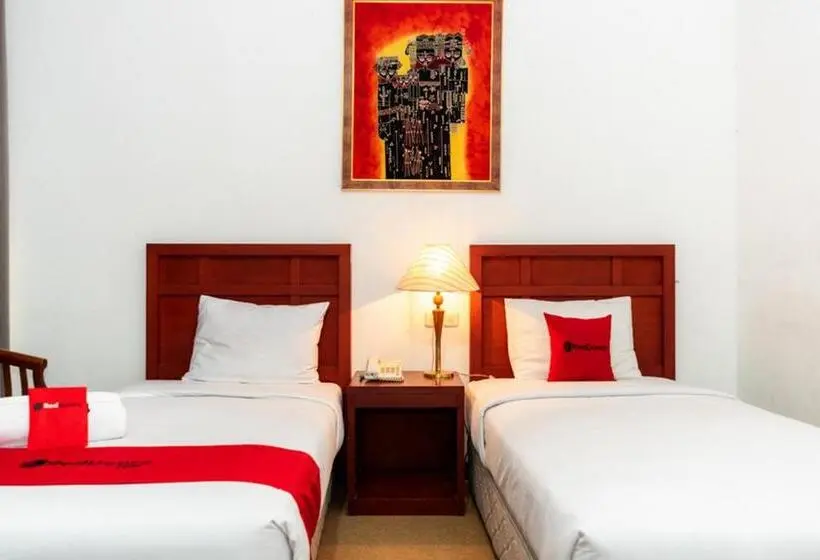 Quarto Deluxe, Reddoorz Plus Syariah Near Java Supermall Semarang 2