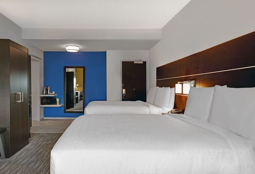 جناح, Holiday Inn Express & Suites   Milwaukee   Brookfield, An Ihg