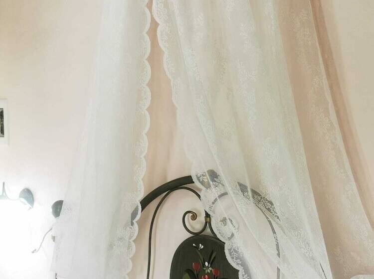 اتاق استاندارد, B&b La Rosa Nel Verde