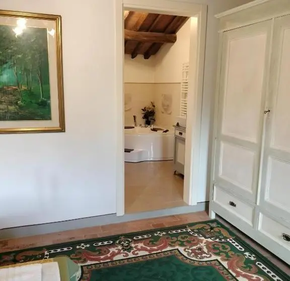 اتاق لوکس, B&b La Rosa Nel Verde