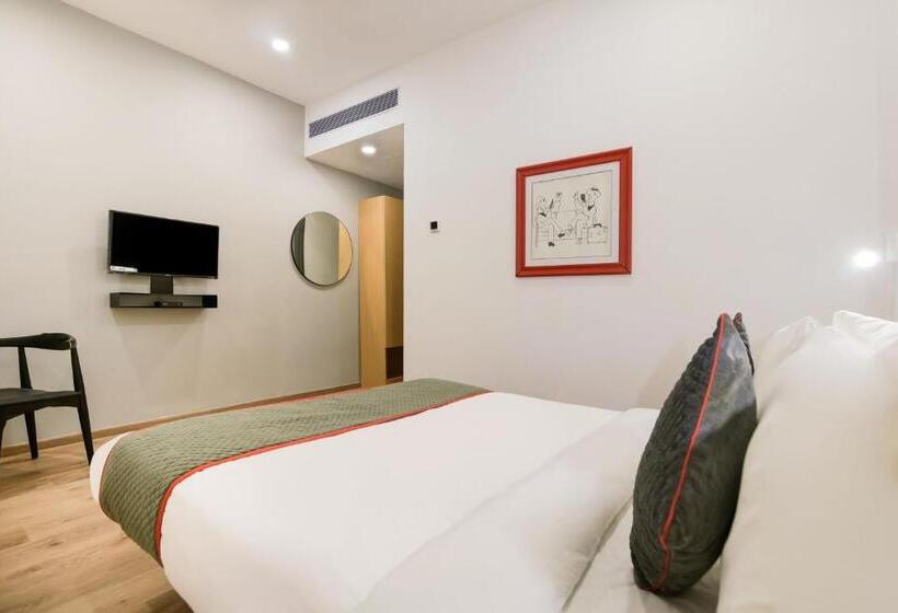 اتاق لوکس سه تخته, Super Townhouse The Awadh Airport Near Chaudhary Charan Singh International Airport